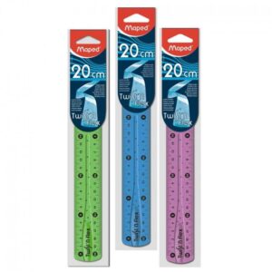 Régua flexível de 20 cm Maped Twist'n Flex  fabricada em material inquebrável. Possui dupla graduação para uma leitura precisa e está disponível em cores sortidas: azul / rosa e verde